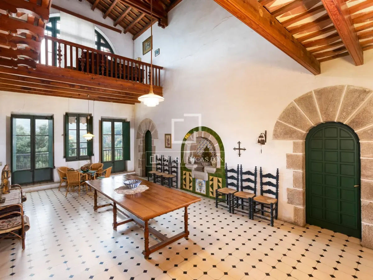 6 Bedroom country house for sale in Vilassar de Dalt, Barcelona