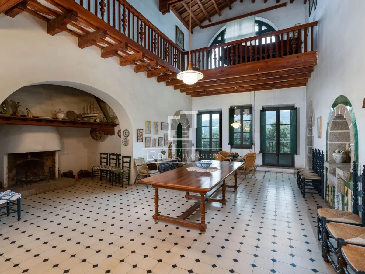 6 Bedroom country house for sale in Vilassar de Dalt, Barcelona