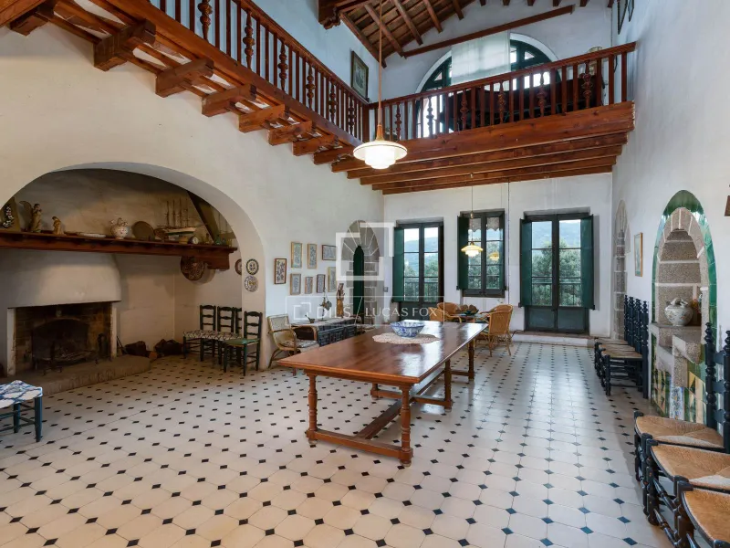 6 Bedroom country house for sale in Vilassar de Dalt, Barcelona