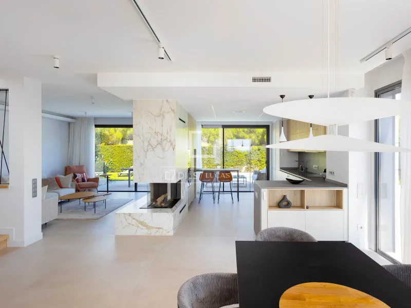 Excellent 6 Bedroom house / villa for sale in Montgat, Barcelona