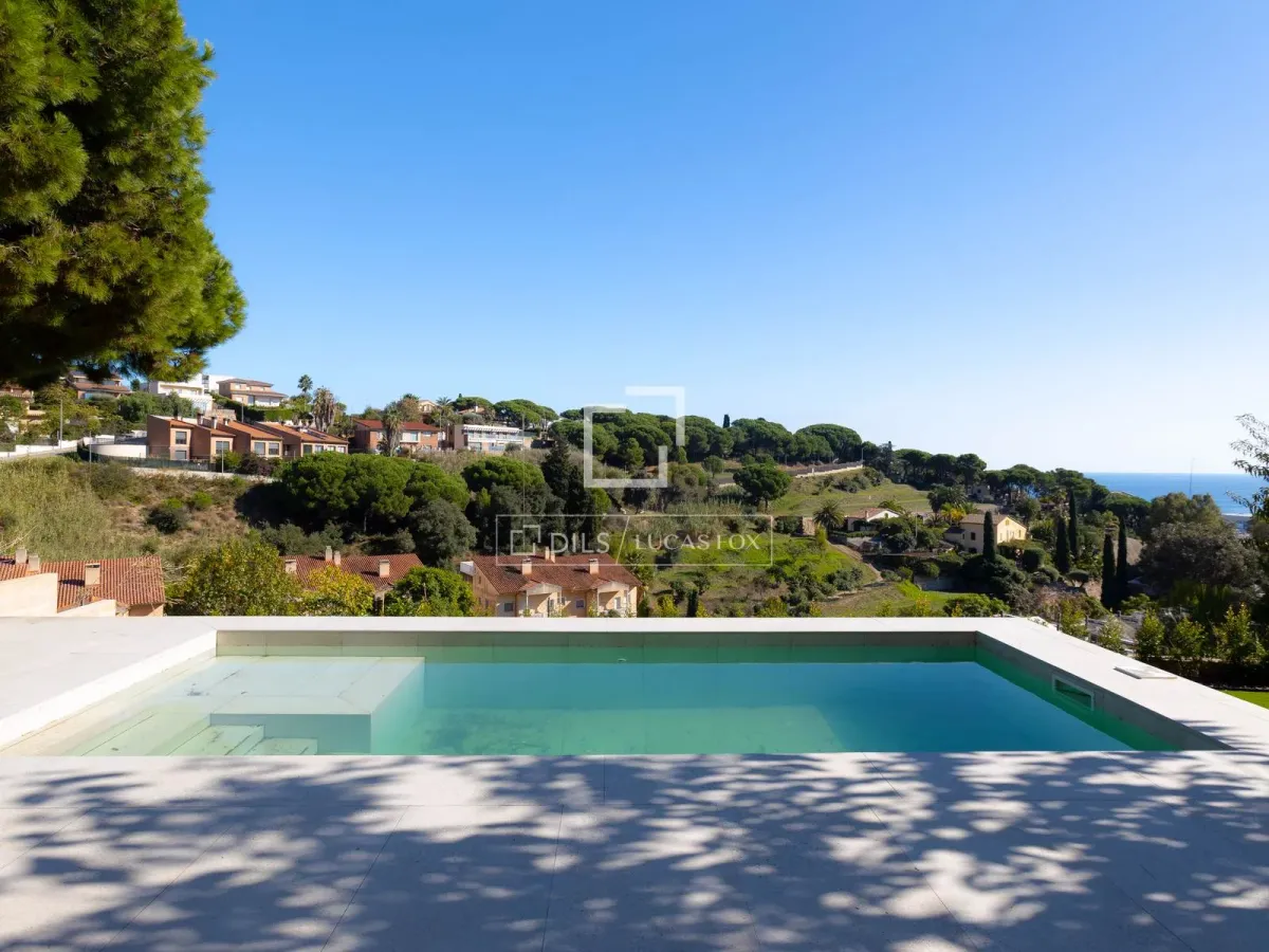 Excellent 6 Bedroom house / villa for sale in Montgat, Barcelona