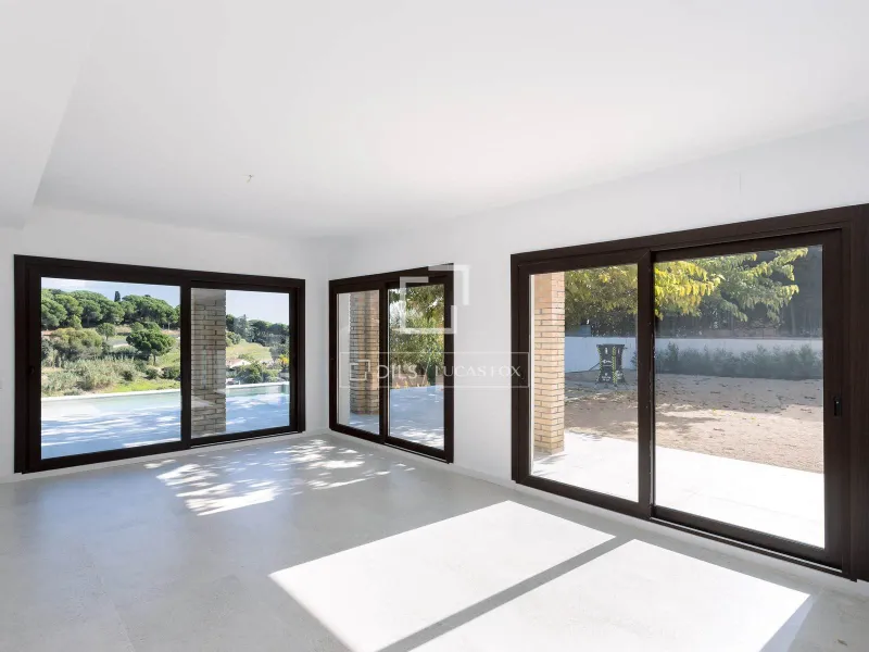 Excellent 6 Bedroom house / villa for sale in Montgat, Barcelona