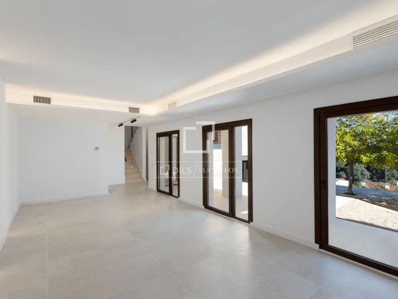 Excellent 6 Bedroom house / villa for sale in Montgat, Barcelona