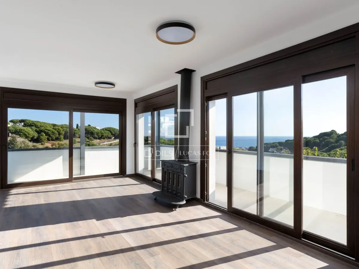 Excellent 6 Bedroom house / villa for sale in Montgat, Barcelona