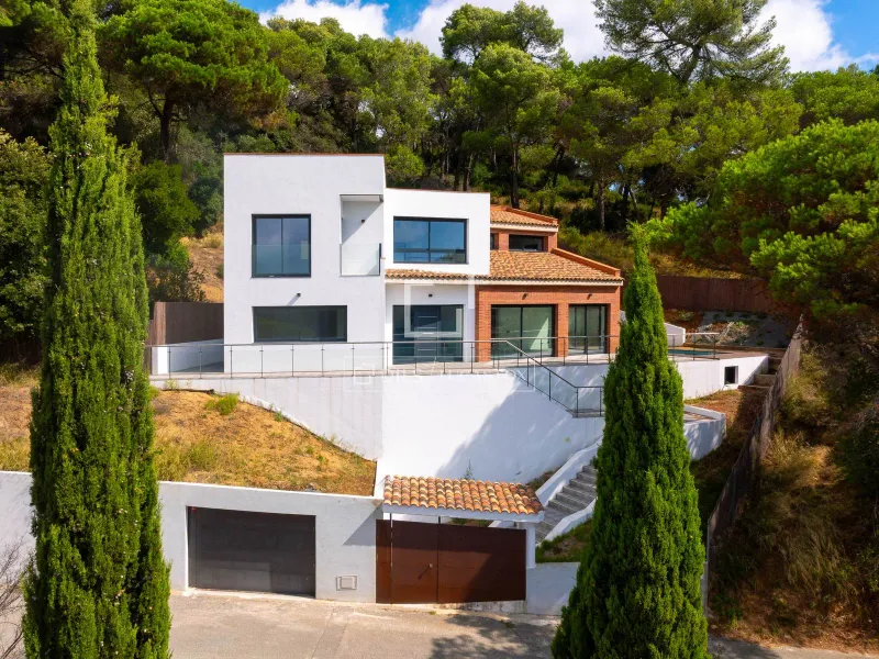 New build 4 Bedroom house / villa for sale in Vallromanes, Barcelona