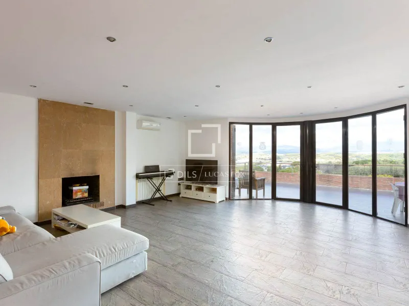 New build 4 Bedroom house / villa for sale in Vallromanes, Barcelona