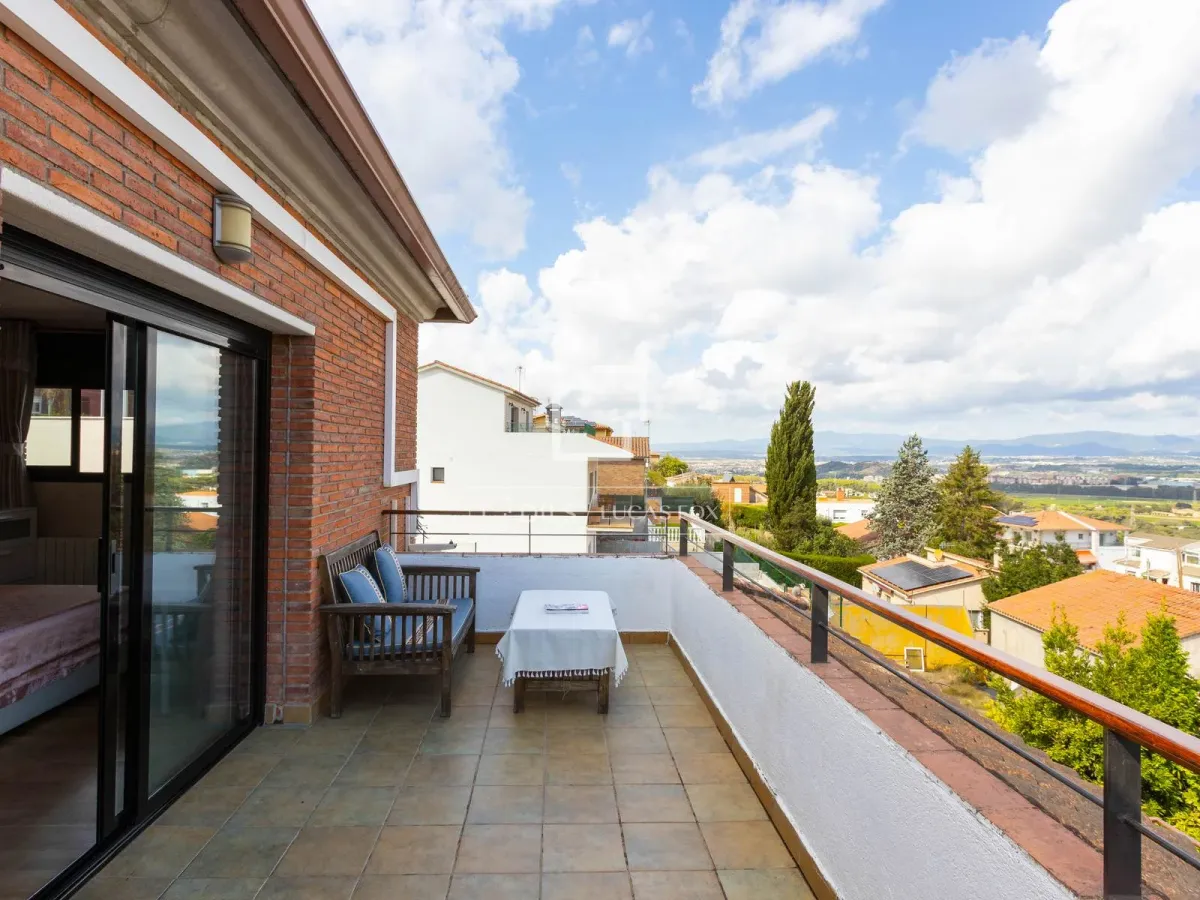 New build 4 Bedroom house / villa for sale in Vallromanes, Barcelona