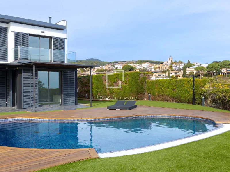 New build 4 Bedroom house / villa with 137m² garden for sale in Caldes d'Estrac