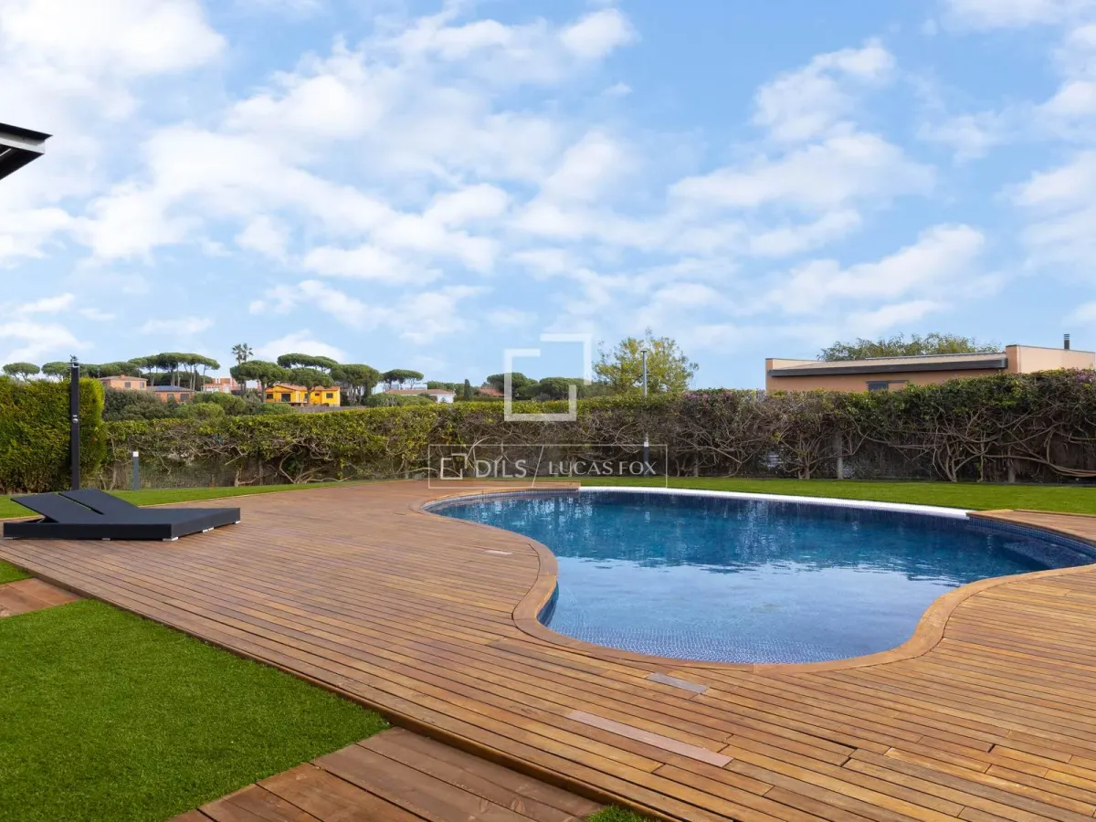 New build 4 Bedroom house / villa with 137m² garden for sale in Caldes d'Estrac