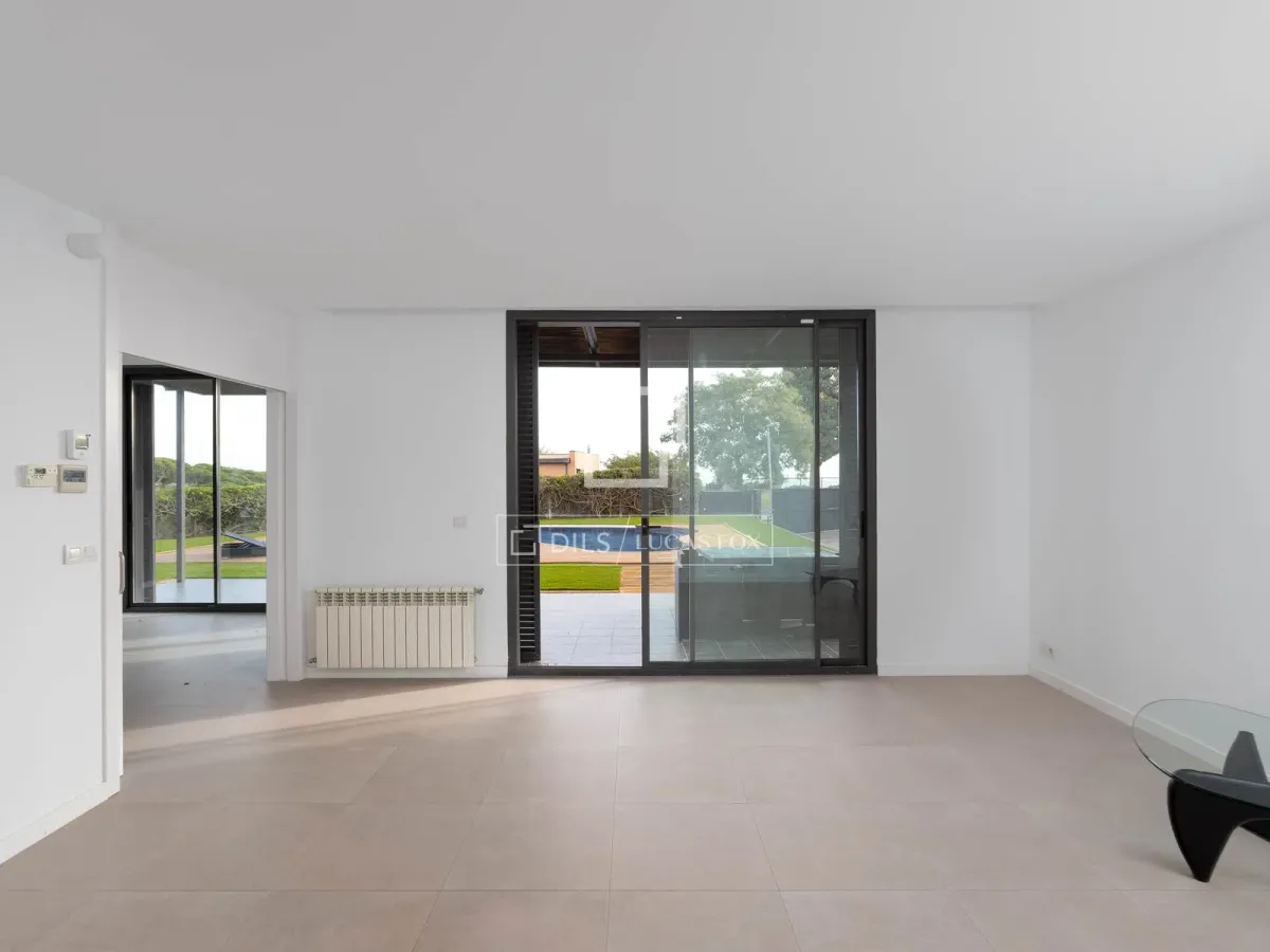 New build 4 Bedroom house / villa with 137m² garden for sale in Caldes d'Estrac