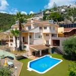 9 Bedroom house / villa with 90m² terrace for sale in Tiana, Barcelona 1