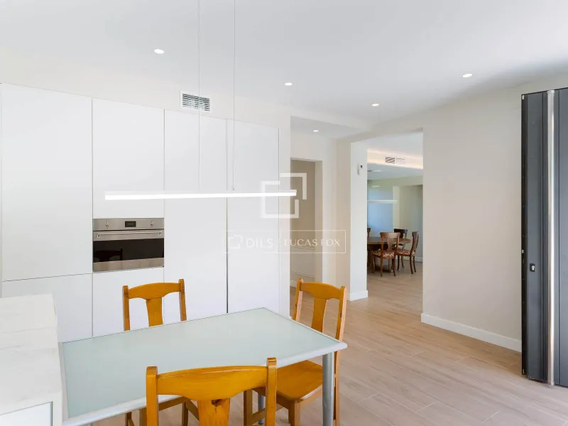 9 Bedroom house / villa with 90m² terrace for sale in Tiana, Barcelona