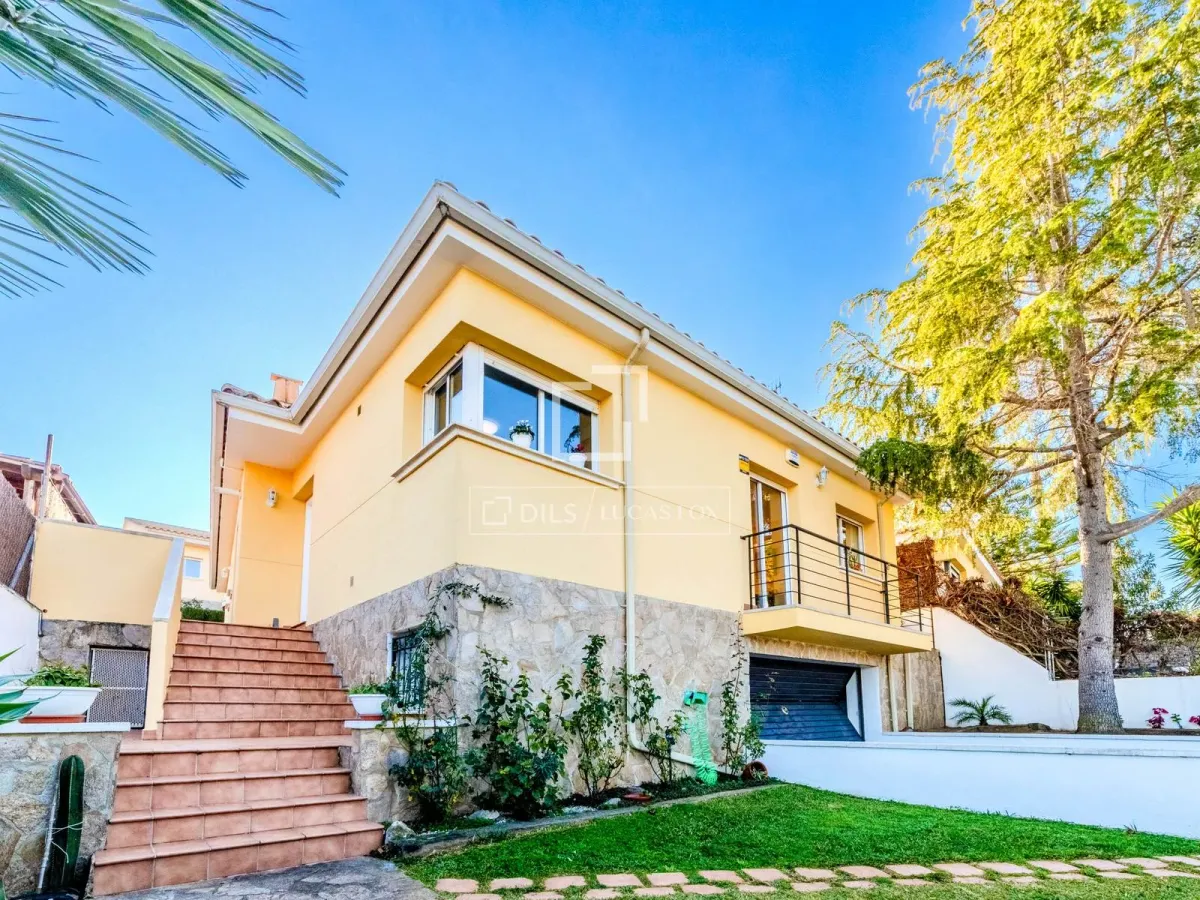 House / Villa for sale in Sitges, Barcelona