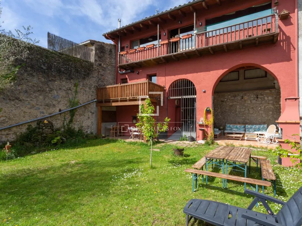 House / Villa for sale in La Garrotxa, Girona