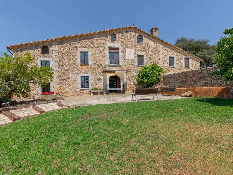 Country House for sale in Girona El Girones, Girona