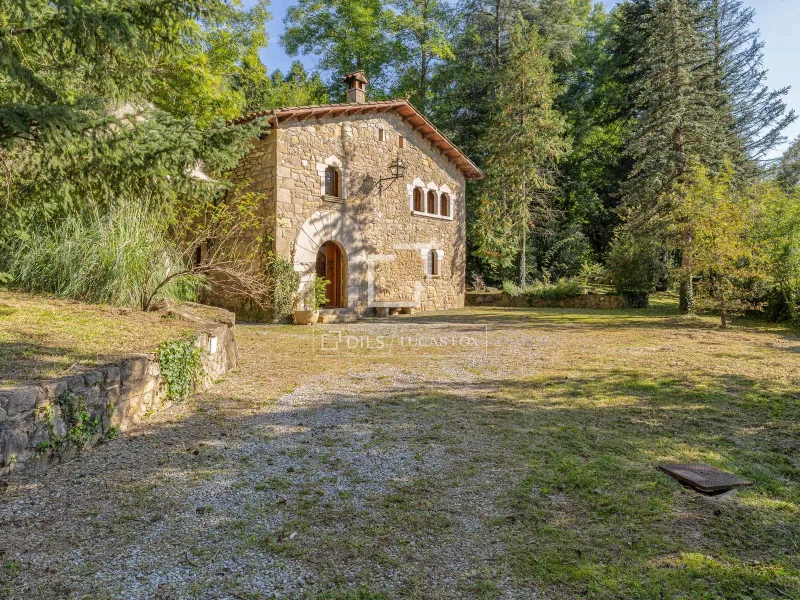 Country House for sale in La Garrotxa, Girona