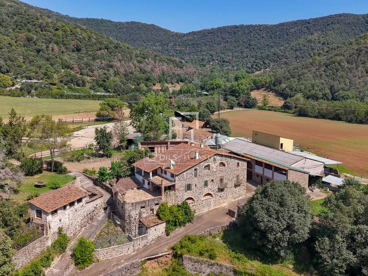 Country House for sale in La Garrotxa, Girona