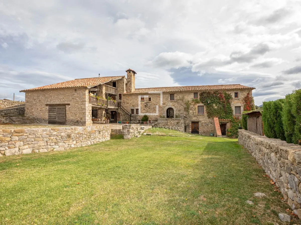 Country House for sale in La Garrotxa, Girona