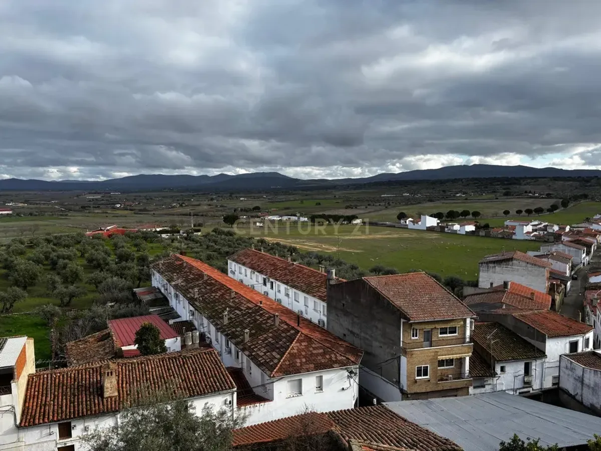 CASA EN EL CENTRO DE TORREJONCILLO