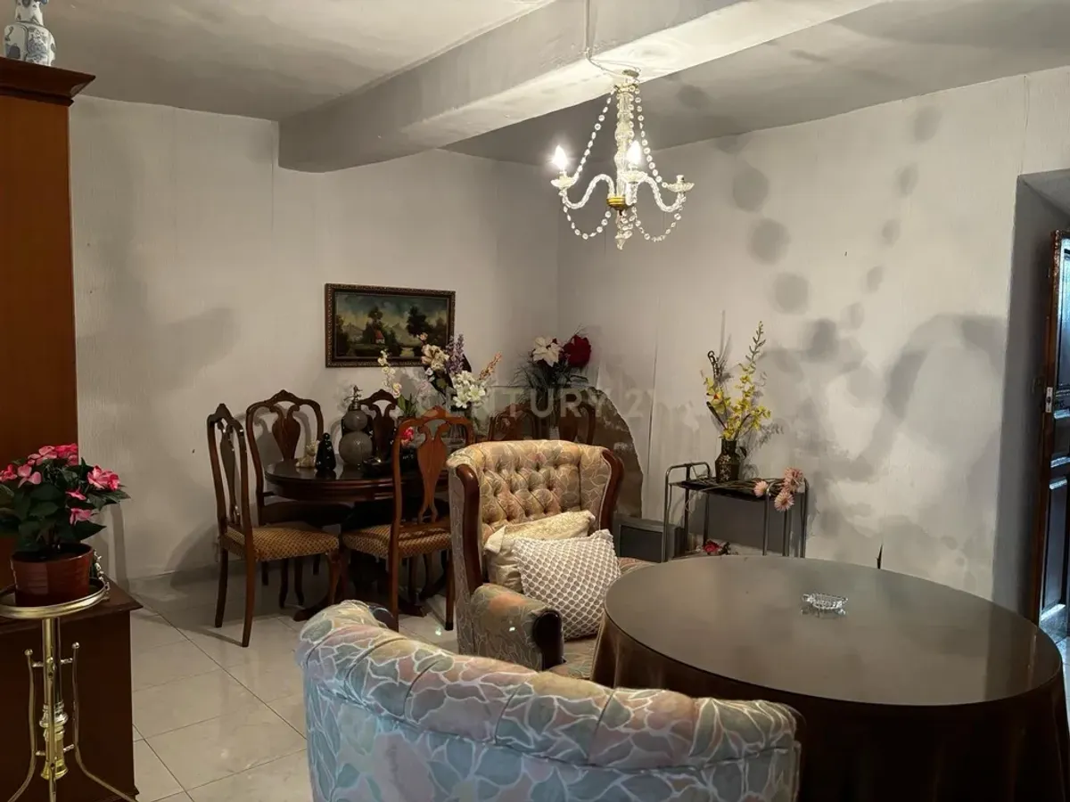 CASA EN EL CENTRO DE TORREJONCILLO