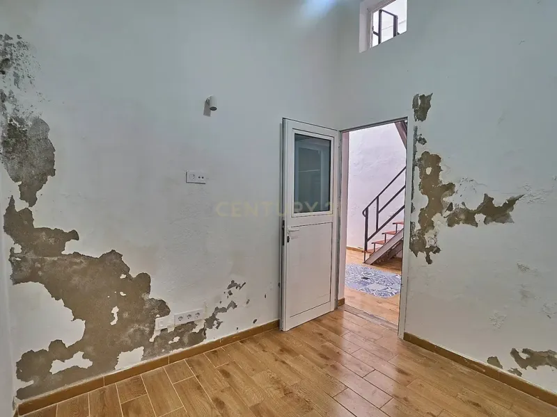 Casa reformada con terraza y vistas al mar