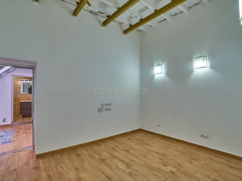 Casa reformada con terraza y vistas al mar