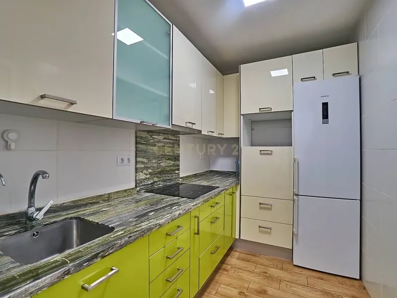 Casa reformada con terraza y vistas al mar