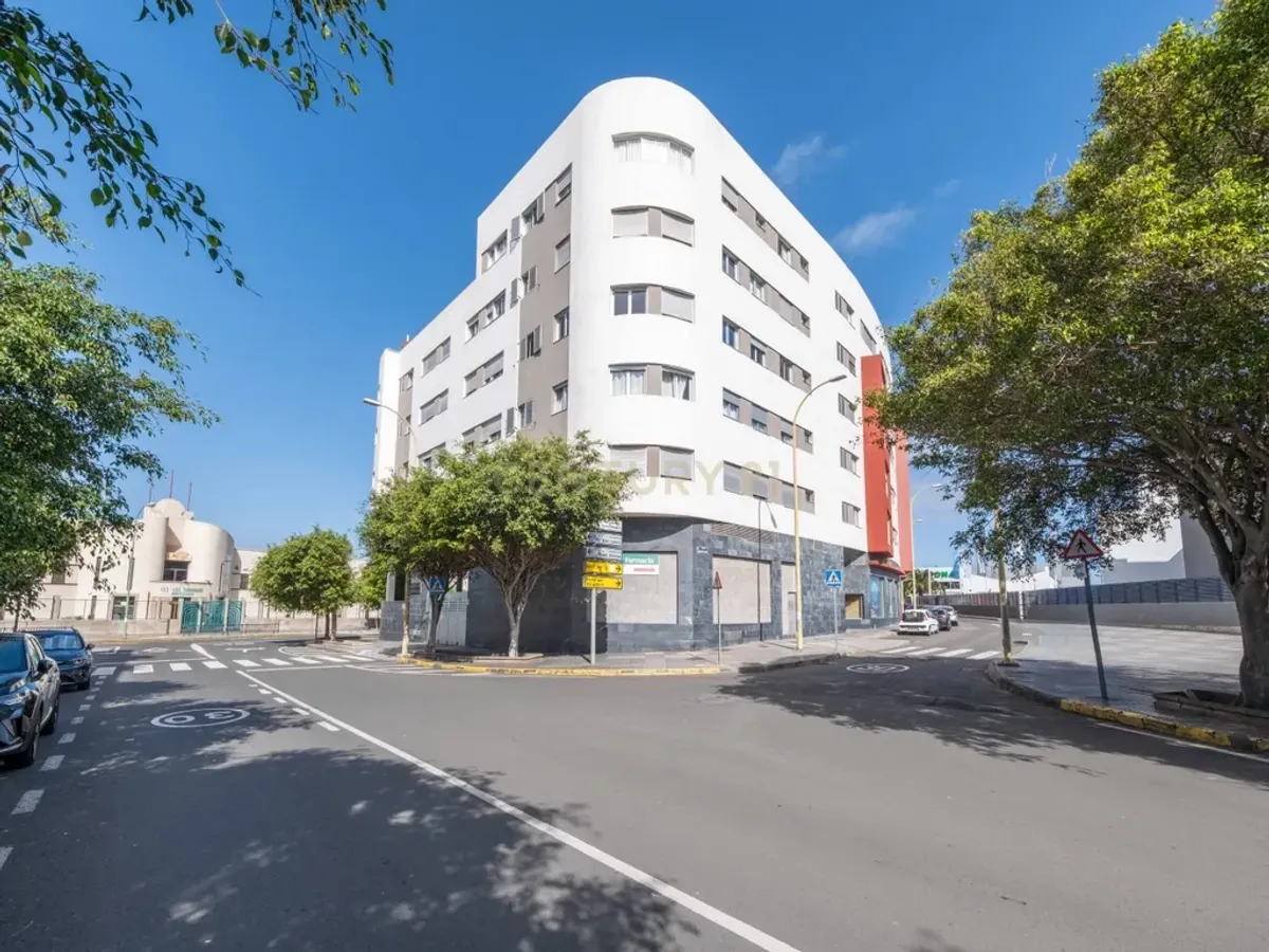 Vivienda luminosa en residencial con piscina, con plaza de garaje y trastero