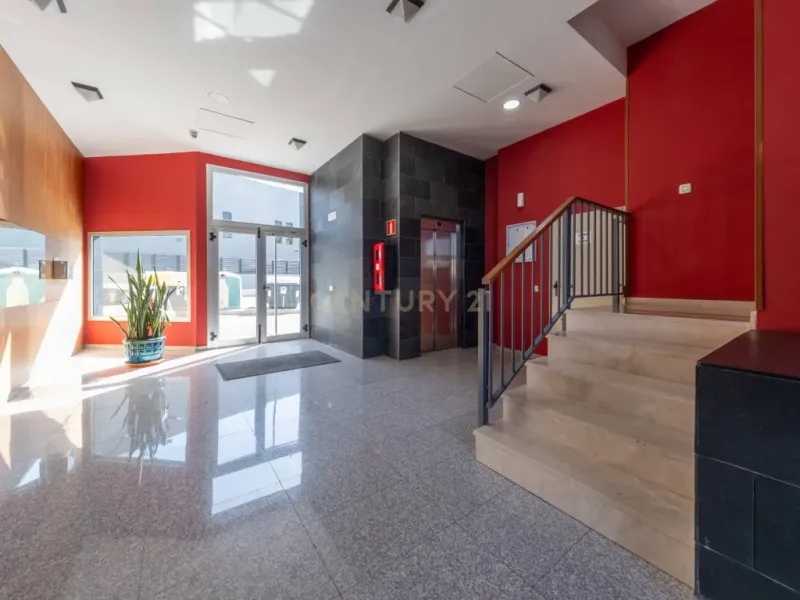 Vivienda luminosa en residencial con piscina, con plaza de garaje y trastero