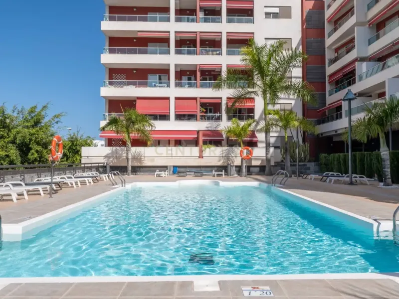 Vivienda luminosa en residencial con piscina, con plaza de garaje y trastero