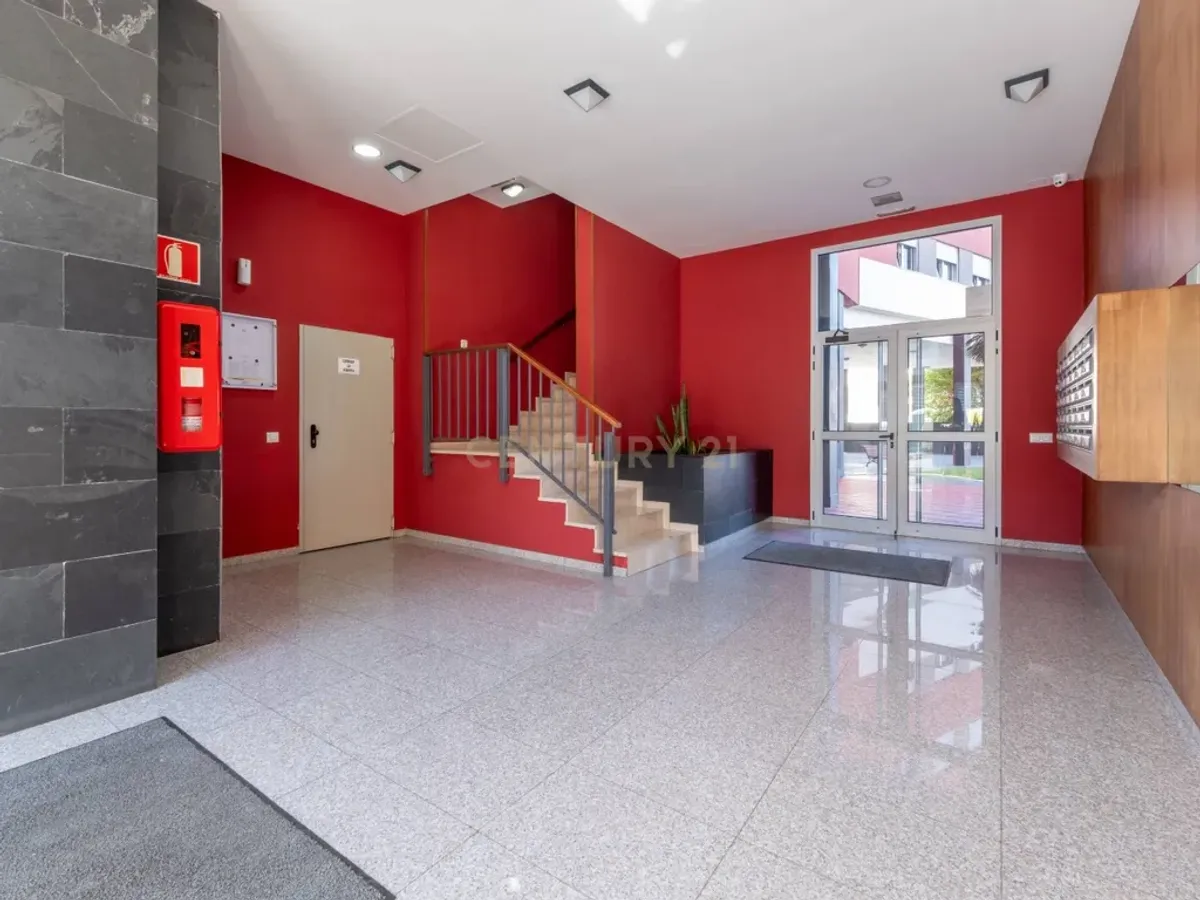 Vivienda luminosa en residencial con piscina, con plaza de garaje y trastero