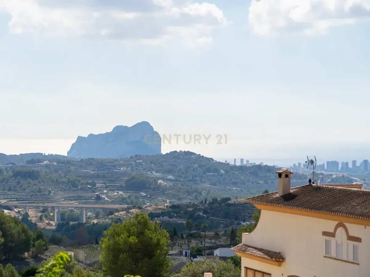 Apartamento a estrenar en alquiler en Benissa con vistas al mar, parking y trastero