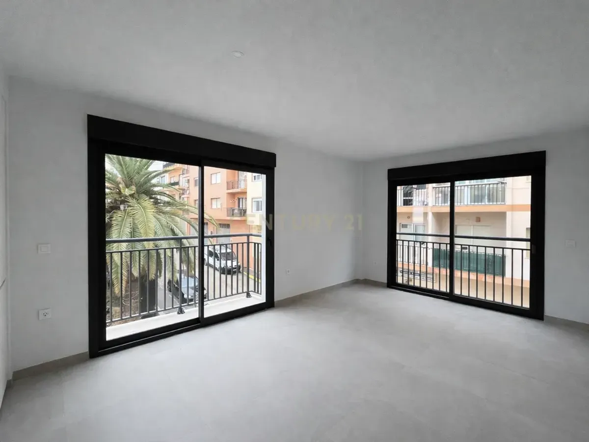 Apartamento a estrenar en alquiler en Benissa con vistas al mar, parking y trastero