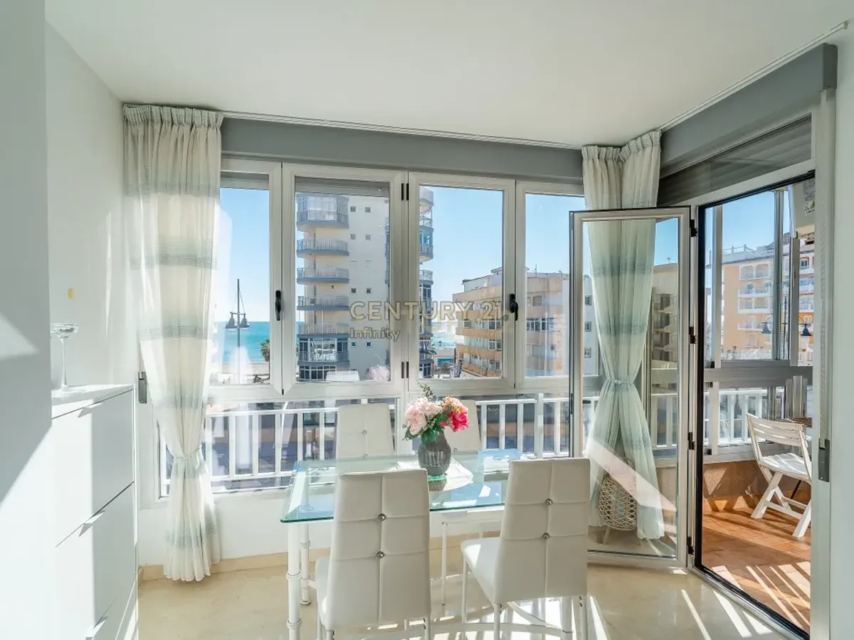 Moderno apartamento en Fuengirola, Málaga con vistas al mar