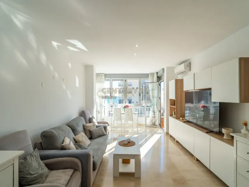 Moderno apartamento en Fuengirola, Málaga con vistas al mar