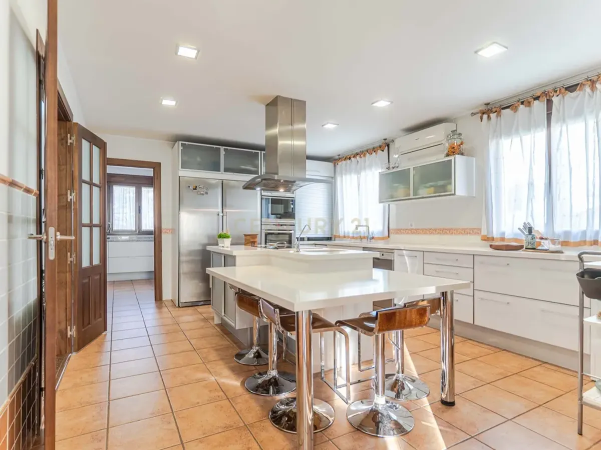 Chalet Independiente en Altos de la Zubia