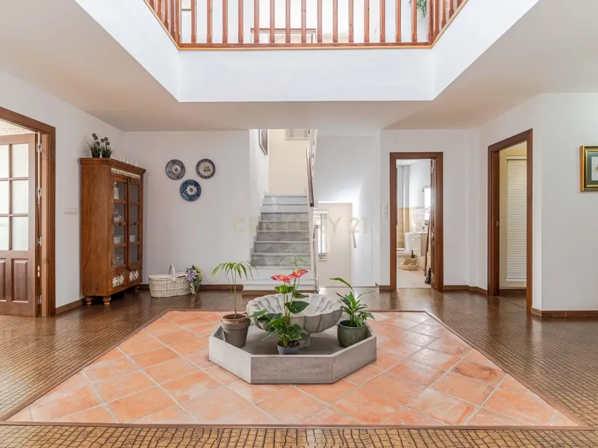 Chalet Independiente en Altos de la Zubia