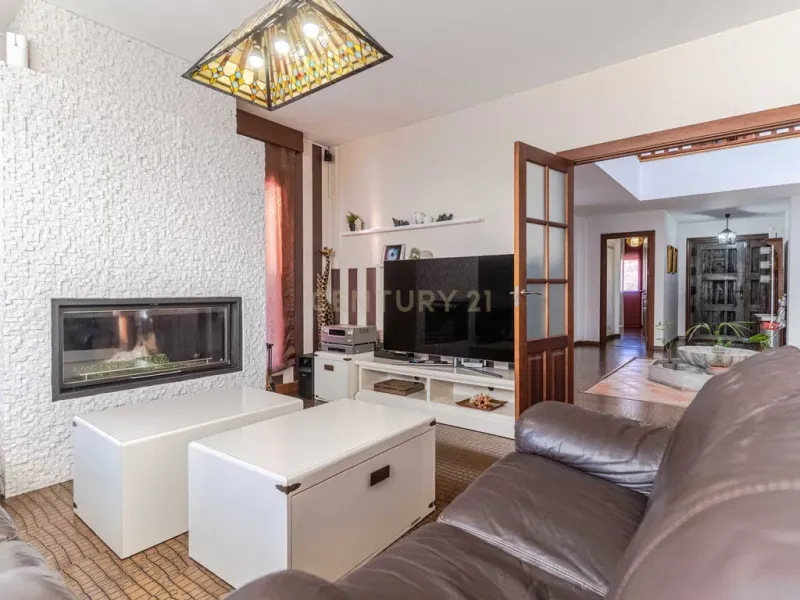 Chalet Independiente en Altos de la Zubia