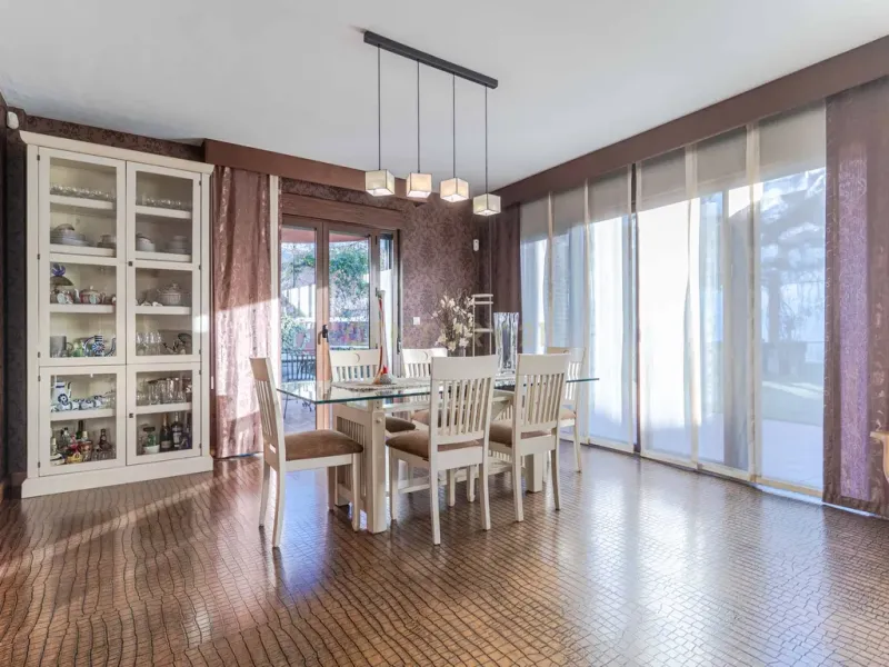 Chalet Independiente en Altos de la Zubia