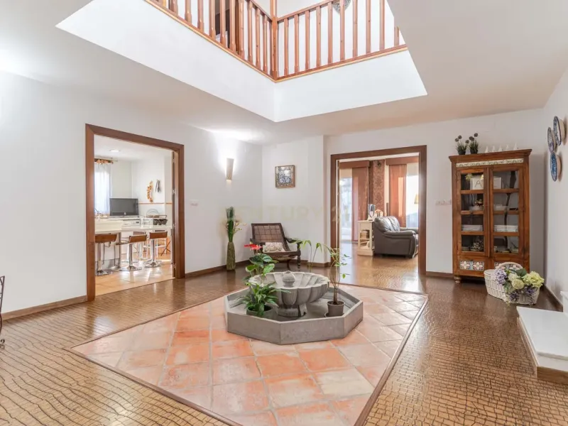 Chalet Independiente en Altos de la Zubia