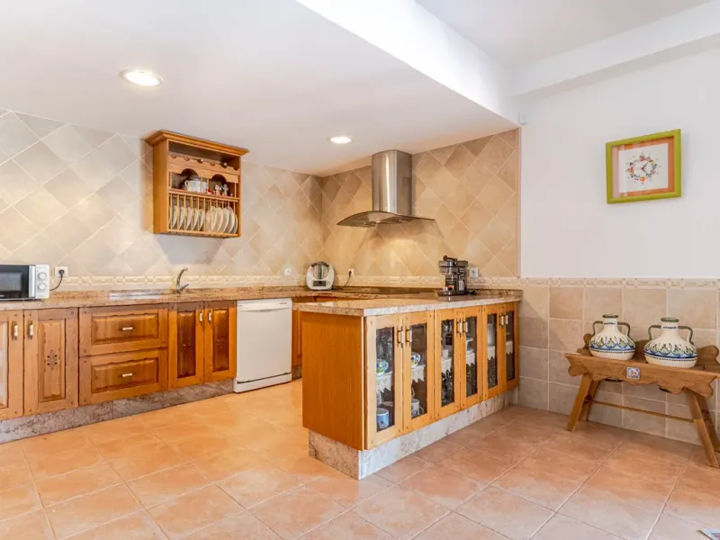 MAGNIFICA PROPIEDAD EN EL MISMO PUEBLO DE ALMUÑECAR