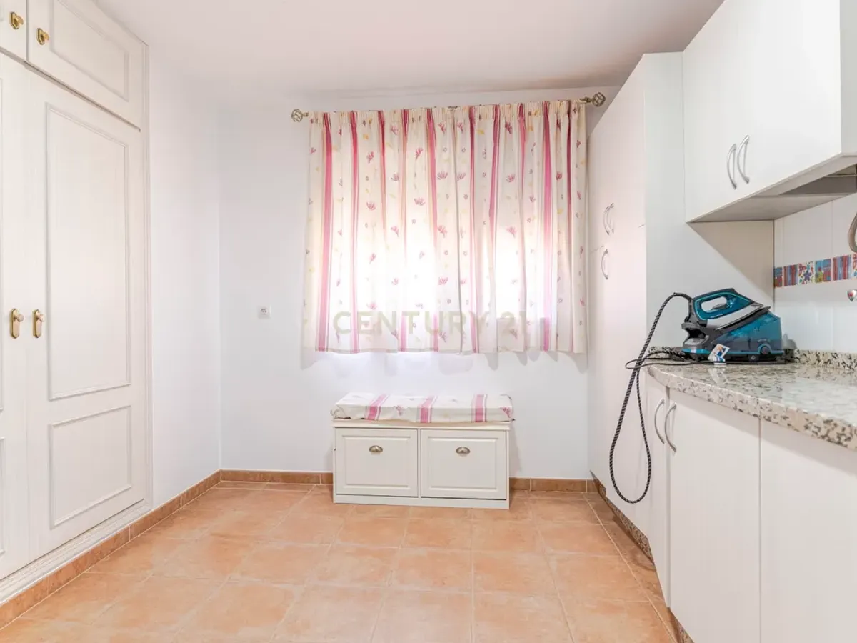 MAGNIFICA PROPIEDAD EN EL MISMO PUEBLO DE ALMUÑECAR