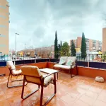 Piso reformado con gran terraza 1
