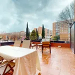 Piso reformado con gran terraza 2