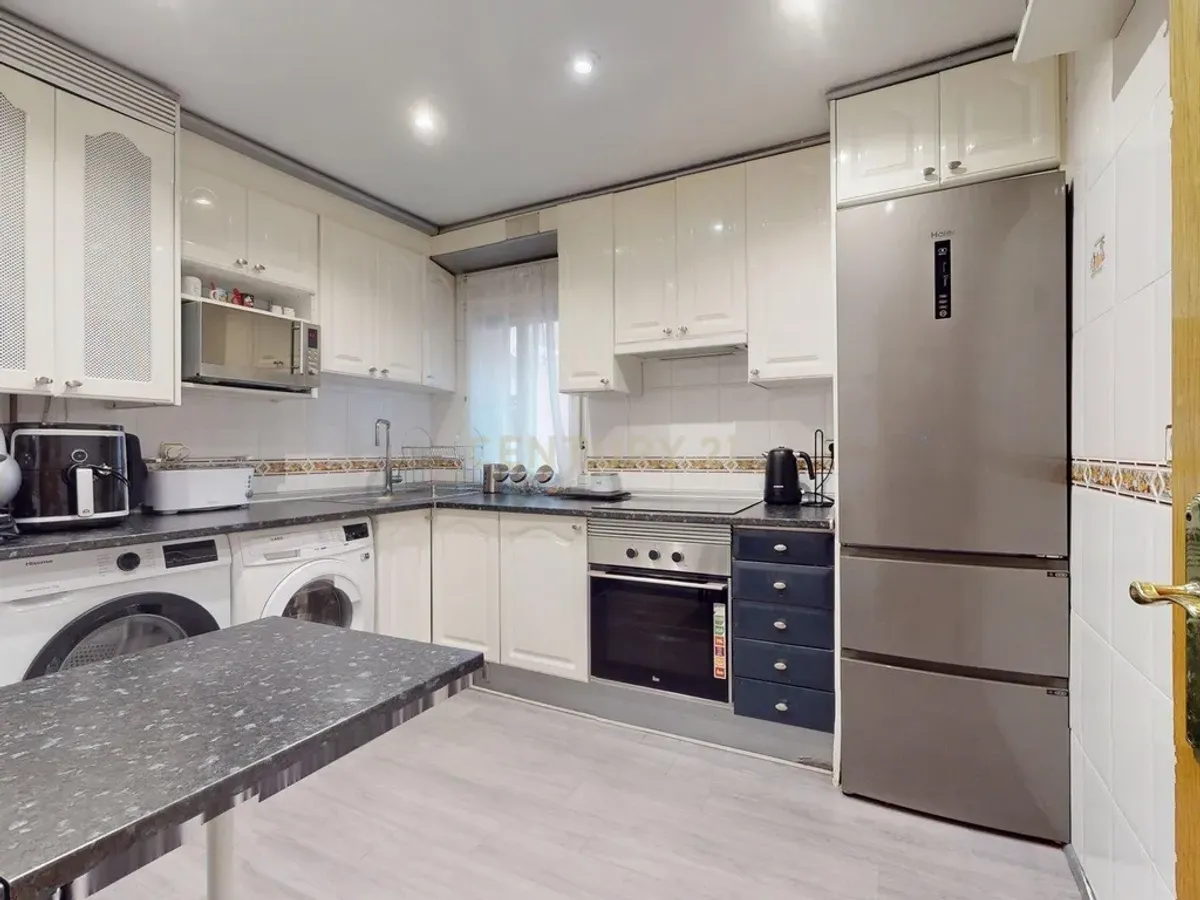 Piso reformado con gran terraza