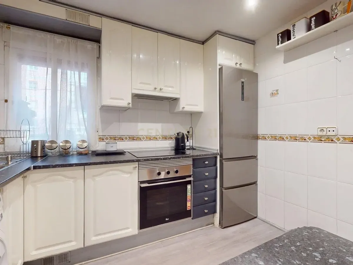 Piso reformado con gran terraza