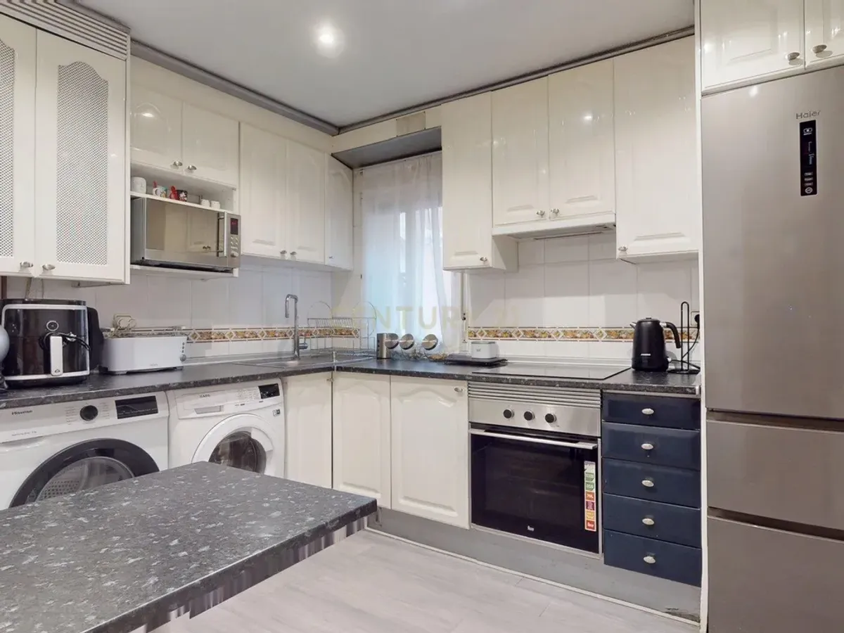 Piso reformado con gran terraza