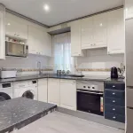 Piso reformado con gran terraza 9