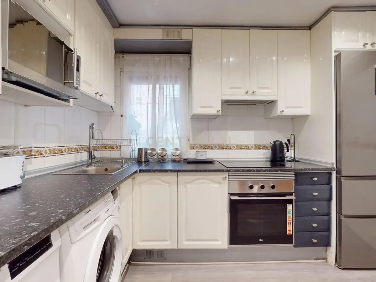 Piso reformado con gran terraza