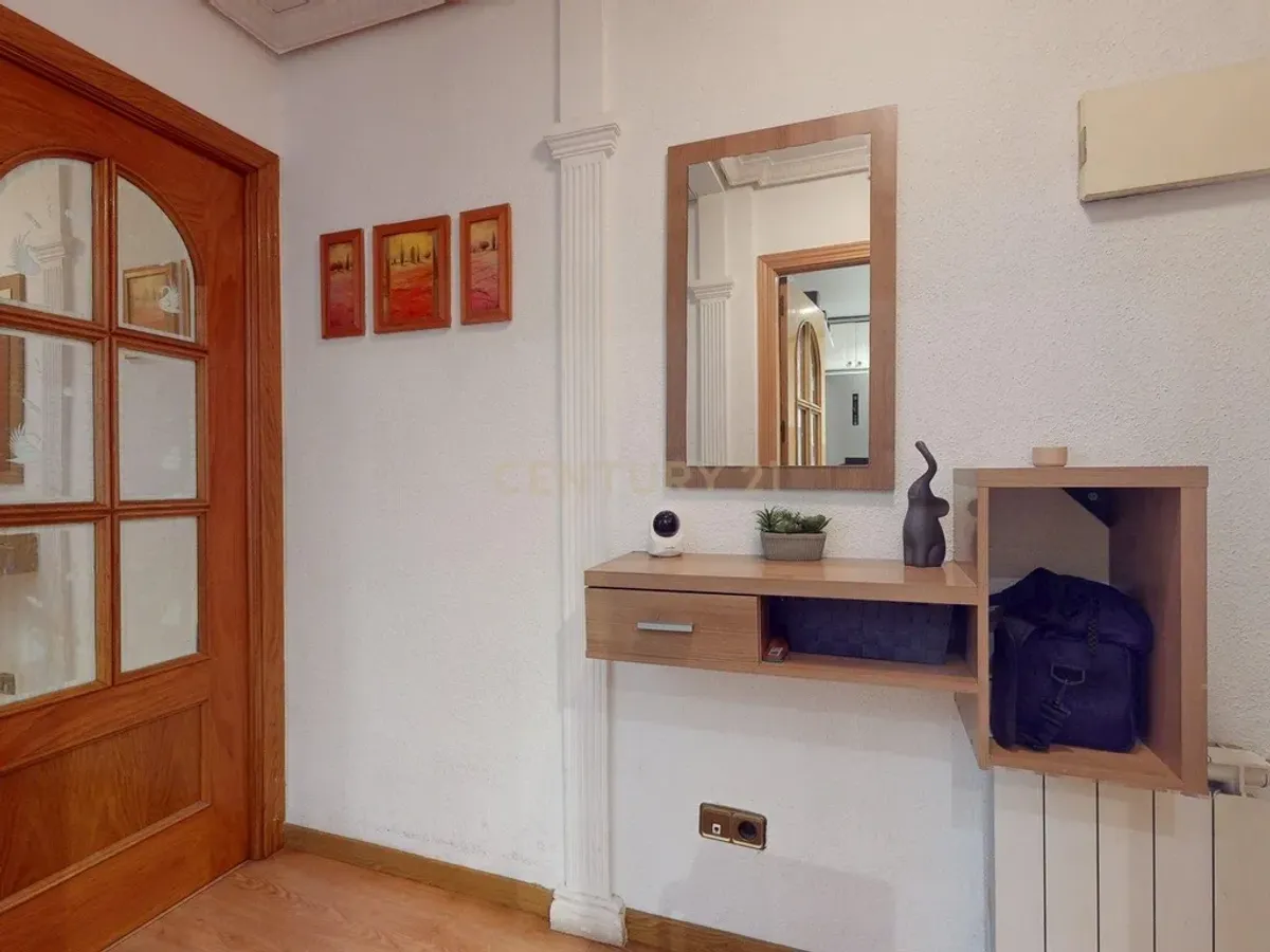 Piso reformado con gran terraza